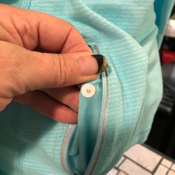 Lululemon light blue pique 1/2 zip - Picture 5 of 14